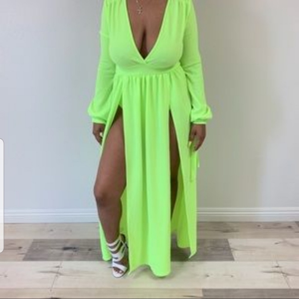 🎉HOST PICK 🎉High Split V Neck Bodysuit Maxi Dr - Picture 4 of 9